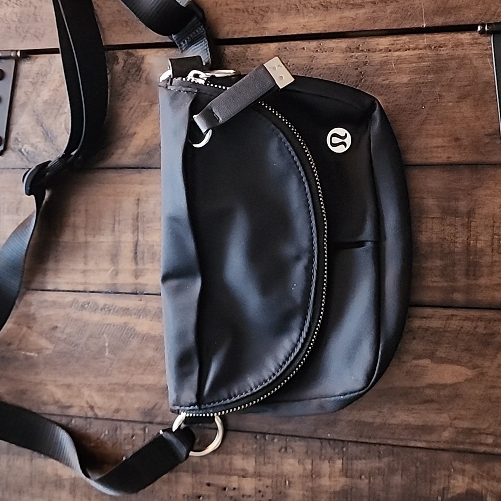 Lululemon Cross Body Bag Micro
